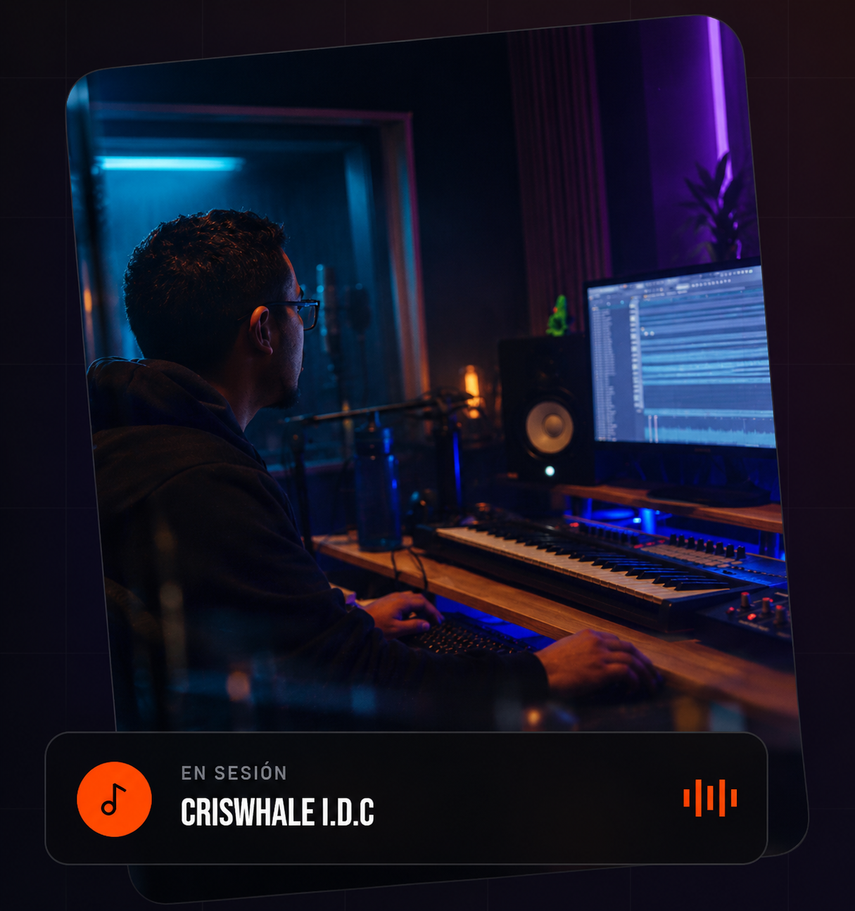 CrisWhale I.D.C trabajando en su estudio musical